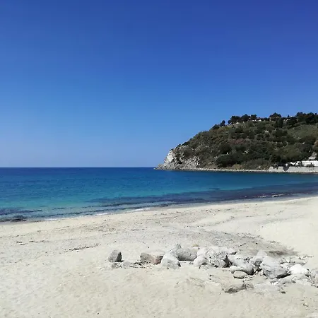Apartment Cozy 50m Sea