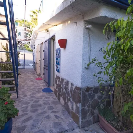 Cozy 50m Sea Apartment Capo Vaticano