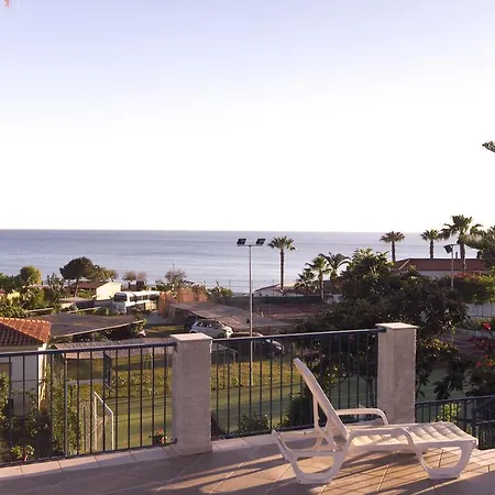 Cozy 50m Sea Apartment
